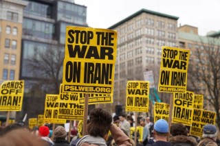 打击伊朗遭遇三大反噬，美国还能撑多久？