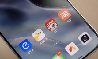 阿里狂撒30亿刷屏，美团AI为何“沉默”？