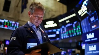 午盘：道指下跌逾500点 市场聚焦财报与特朗普关税