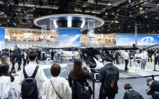 车展观察｜飞行汽车“飞入”车展，打“飞的”出行将成现实