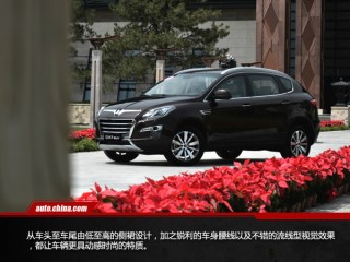 纳智捷这款车的操控性如何？其操控性能在不同路况下有何差异？