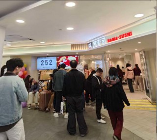 日本知名巨头退出中国内地市场，寿司平价品牌狂奔，有门店日排队3000桌