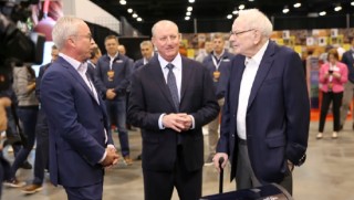 六十年回报超五万倍，沃伦·巴菲特留下无人企及的传奇