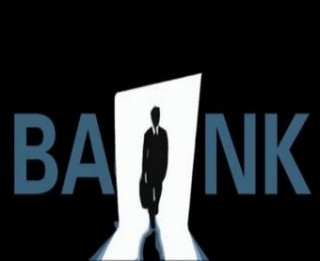 银行信用卡的信用额度多久调整一次？