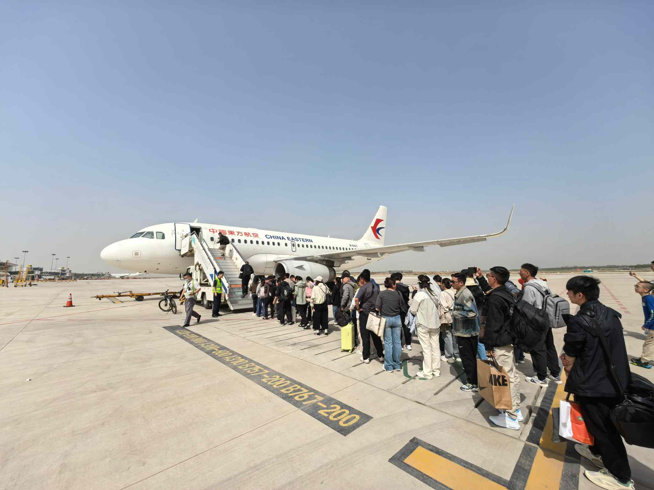 搭建“沪藏”天路 东航“上海―日喀则”直飞航线今日成功首航  第5张