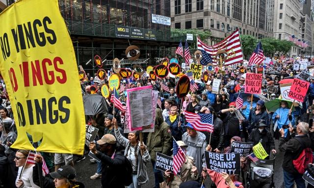 “不要国王！”抗议席卷全美，示威者涌入街头与警方发生冲突  第4张