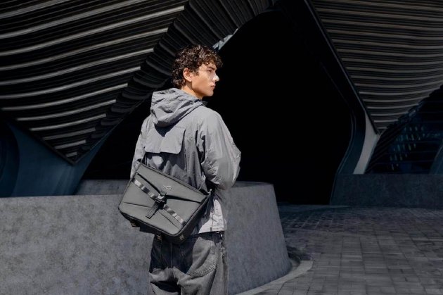 全新ROG神射手系列背包亮相：设计潮酷 收纳高效  第2张