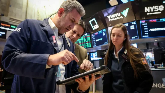 早盘：美股继续下滑 道指下跌300点  第1张