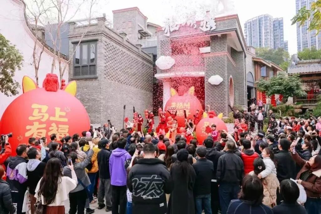 “史上最长春节假期”将至，多地宣布假期公交、地铁免费  第1张