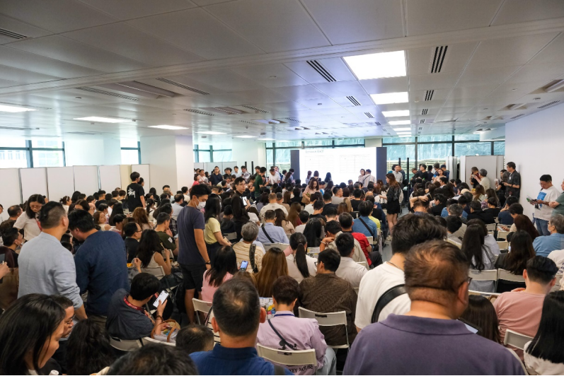 新世界发展半年销售138亿、减债17亿，黄少媚称公司业务向好，保持稳中求进  第2张