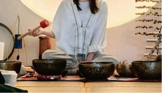 一场疗愈上万元！妇女节新消费图鉴：不买包的年轻人，开始“买情绪”了？  第1张