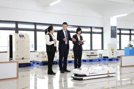 《人民日报》｜金融向实 服务向新 中国农业银行助力现代化产业体系建设  第3张