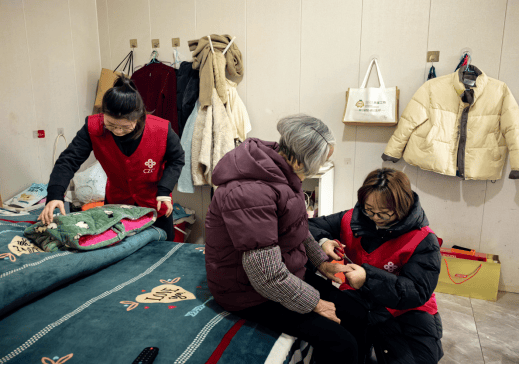 当“90后”遇上“90后”…… 浙江稠州商业银行青年员工与银发族的温暖守望  第4张